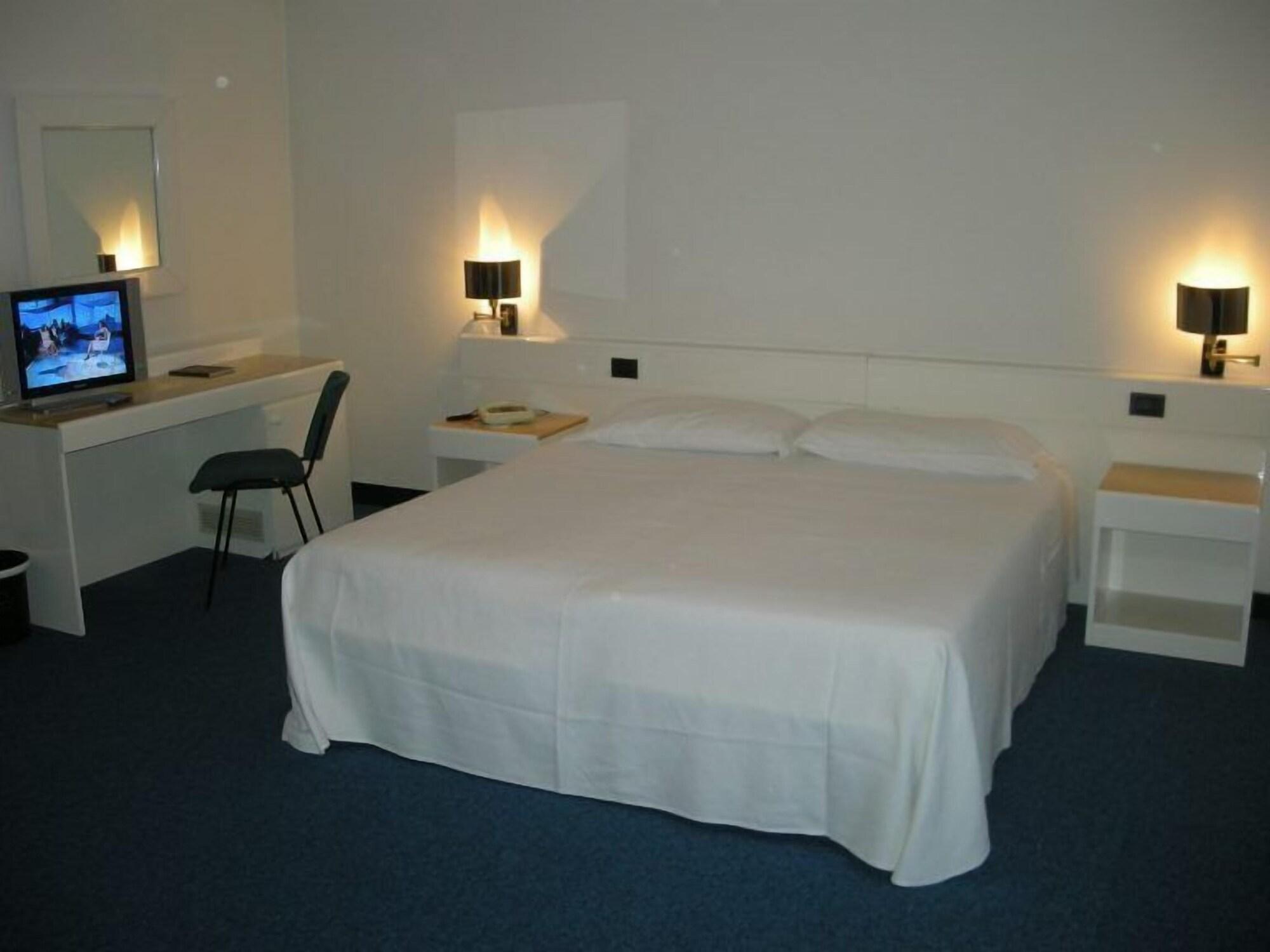 Giovanni 4* Padua